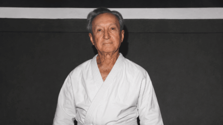 Carlos Gracie: A História do Patriarca Que Fundou o Jiu Jitsu Brasileiro Carlos Gracie, patriarca da família Gracie e fundador do Jiu Jitsu brasileiro, conhecido como Pai Branco