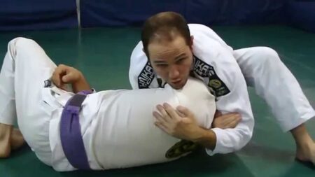Triângulo de mão partindo da kimura